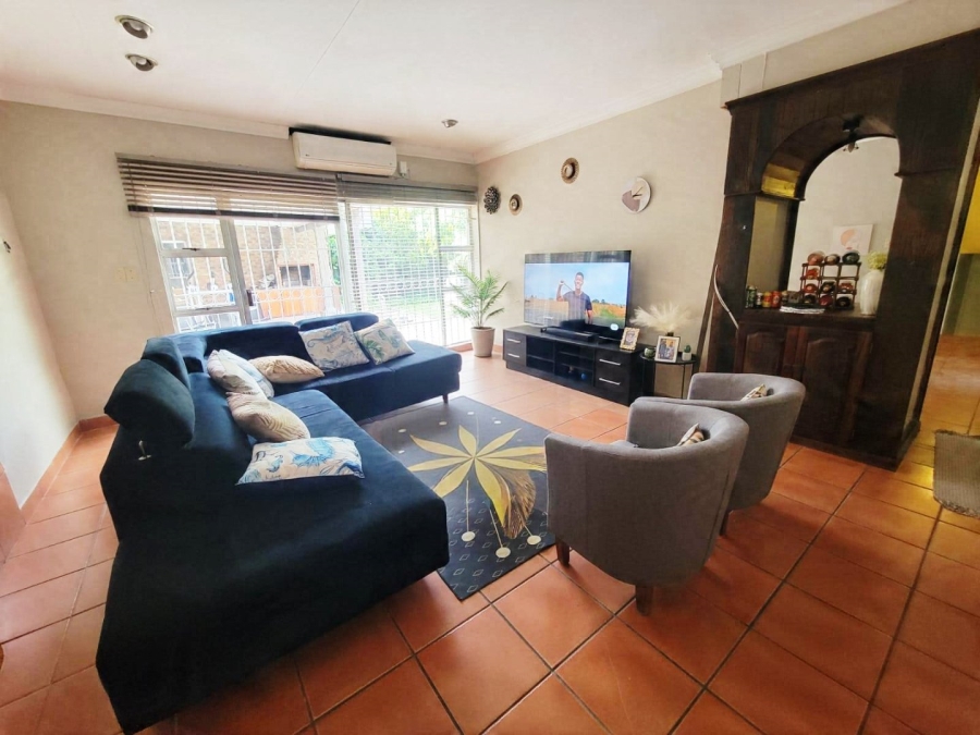 5 Bedroom Property for Sale in Suidrand Free State